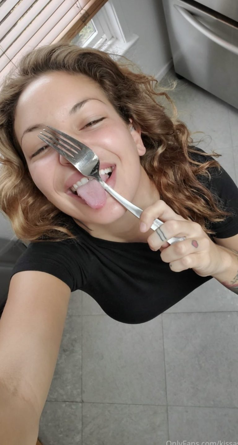 Read more about the article Experience Unforgettable Moments with Aurora Frost Today