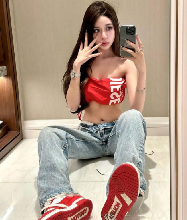 Read more about the article Experience Unforgettable Moments with Clarissa Pulse Today